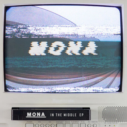 Mona: In The Middle - CD
